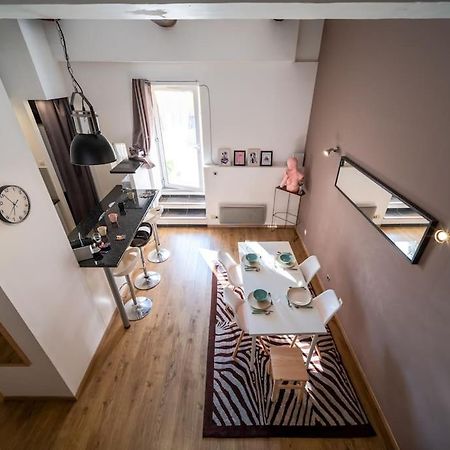 Appartement Tout Equipe 4 Couchages Avec Terrasse Et Parking Venelles Exterior foto