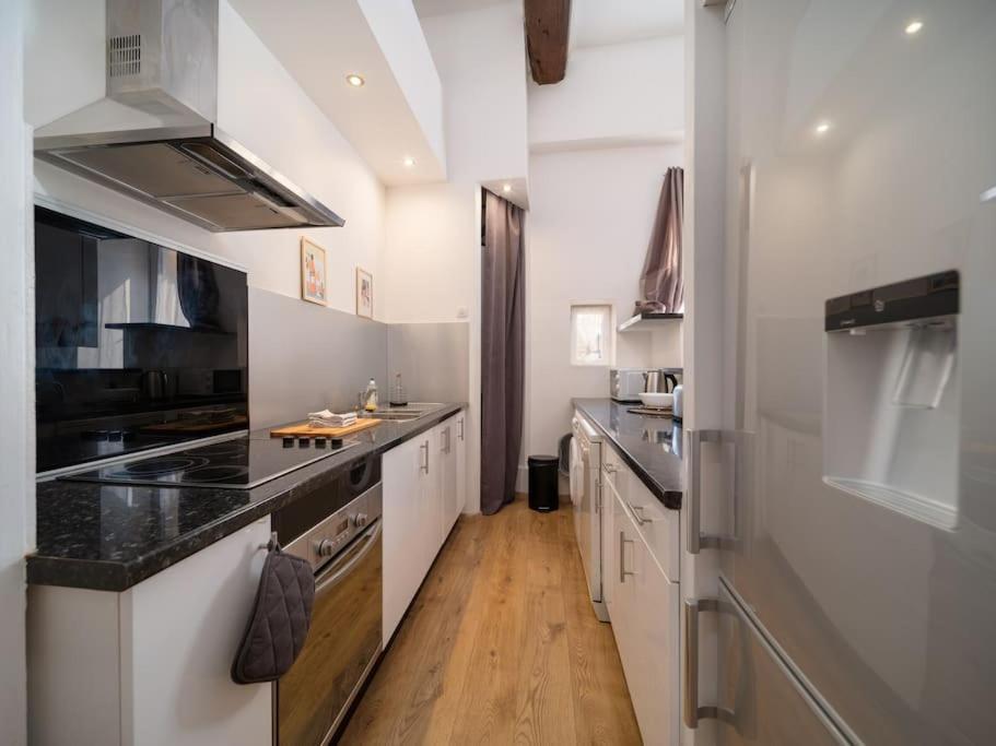 Appartement Tout Equipe 4 Couchages Avec Terrasse Et Parking Venelles Exterior foto