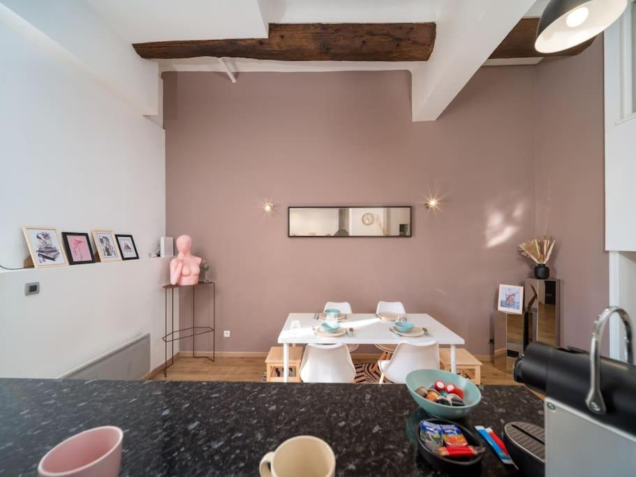 Appartement Tout Equipe 4 Couchages Avec Terrasse Et Parking Venelles Exterior foto