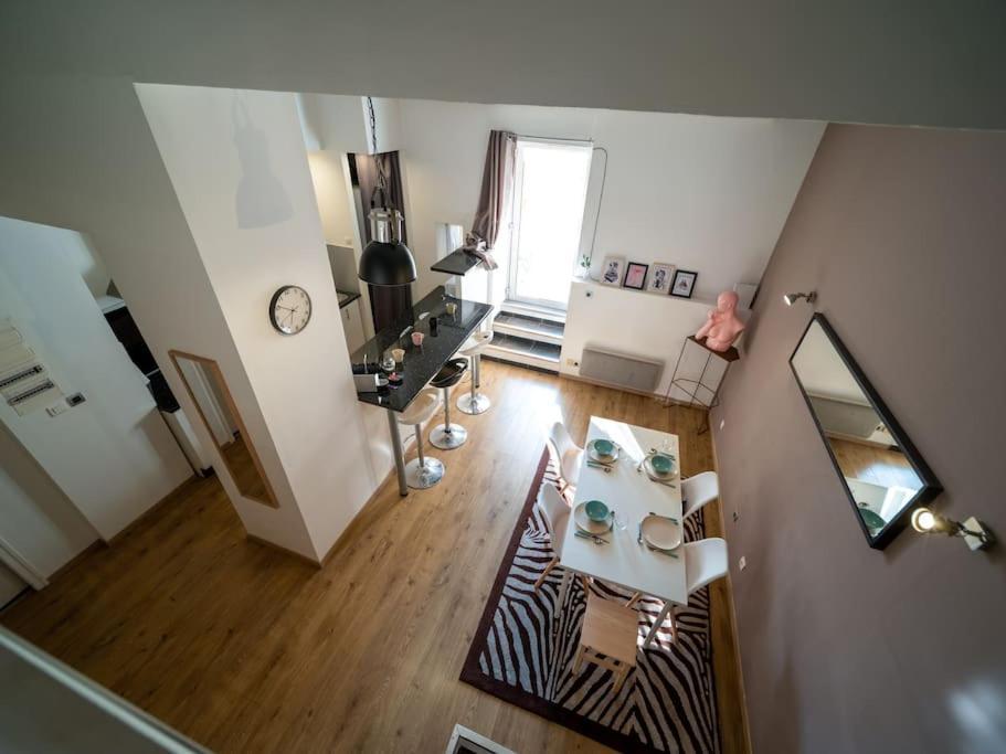 Appartement Tout Equipe 4 Couchages Avec Terrasse Et Parking Venelles Exterior foto